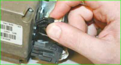 Рульдің электрлік бағанасын алу және орнату