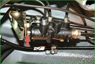 Замена тормозной жидкости