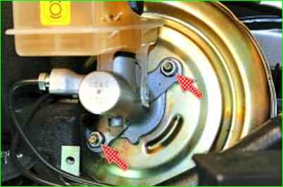 Как проверить и заменить вакуумный усилитель тормозов