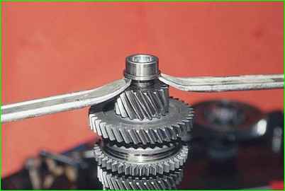 Demontage der Sekundärwelle