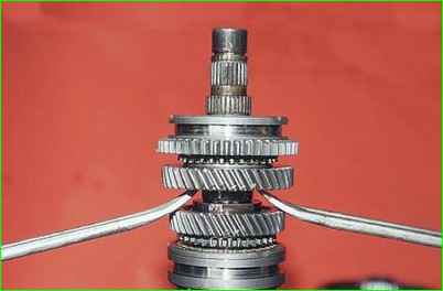 Demontage der Sekundärwelle