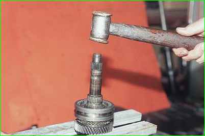 Demontage der Sekundärwelle