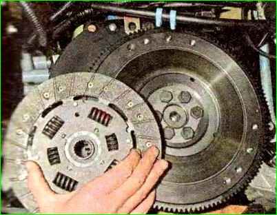 Қорпақты және іліністі дискіні ауыстыру