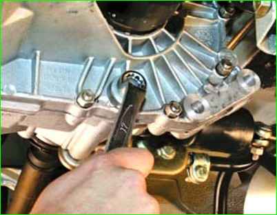 Замена масла в коробке передач