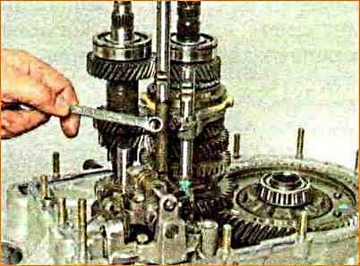 Разборка и сборка коробки передач Лада Приора