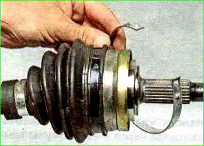 Entfernen des äußeren Scharniers