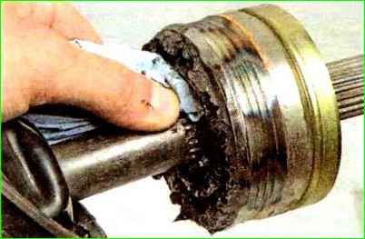 Entfernen des äußeren Scharniers