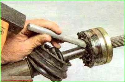 Entfernen des äußeren Scharniers