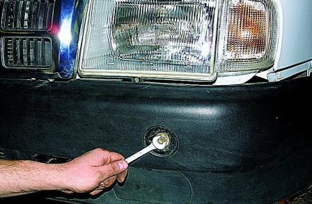 Снятие и установка бамперов автомобиля Соболь