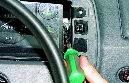 Снятие и проверка комбинации приборов автомобиля Соболь  