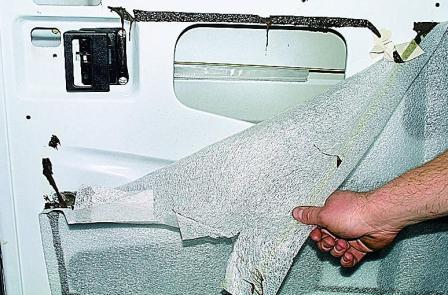 Снятие обивки и замка сдвижной двери автомобиля Соболь