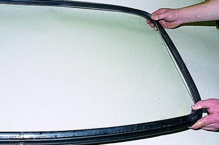 Замена стекол сдвижной двери и боковины автомобиля Соболь