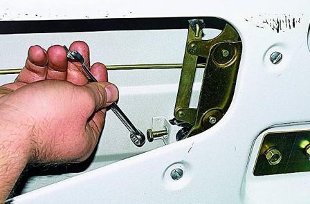 Снятие замка сдвижной двери автомобиля Соболь
