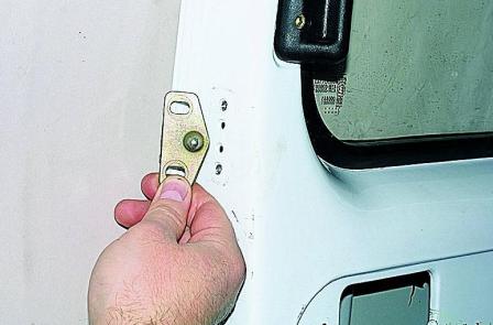 Снятие замка сдвижной двери автомобиля Соболь