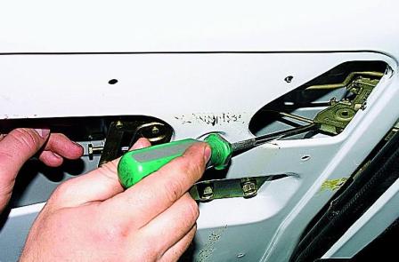 Снятие замка сдвижной двери автомобиля Соболь