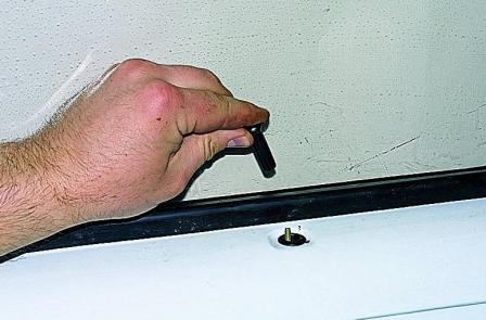 Снятие замка сдвижной двери автомобиля Соболь