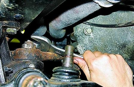 Ремонт маятниковых рычагов автомобиля Соболь