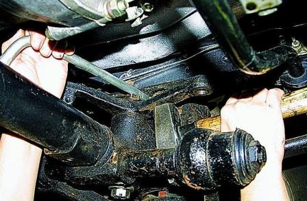 Ремонт маятниковых рычагов автомобиля Соболь