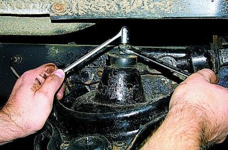 Замена амортизаторов подвесок автомобиля Соболь