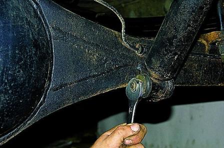 Замена амортизаторов подвесок автомобиля Соболь