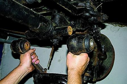 Замена рычагов передней подвески автомобиля Соболь