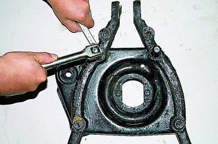 Замена рычагов передней подвески автомобиля Соболь