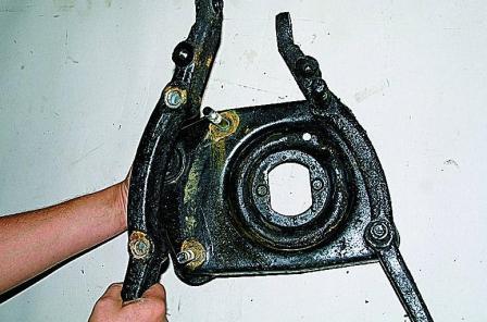 Замена рычагов передней подвески автомобиля Соболь