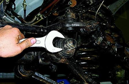 Замена пружины подвески автомобиля Соболь