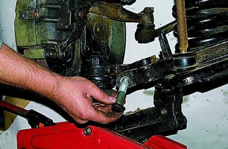 Замена пружины подвески автомобиля Соболь