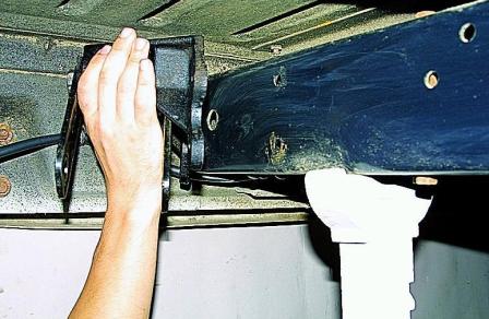 Снятие, разборка рессоры и замена ее резинометаллических шарниров автомобиля Соболь