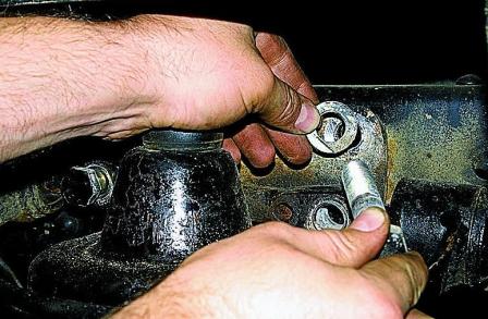 Замена рычагов передней подвески автомобиля Соболь