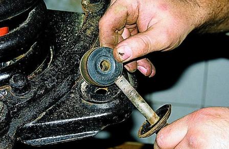 Замена стабилизатора поперечной устойчивости передней подвески и его резиновых элементов