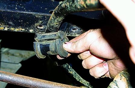 Замена стабилизатора поперечной устойчивости передней подвески и его резиновых элементов