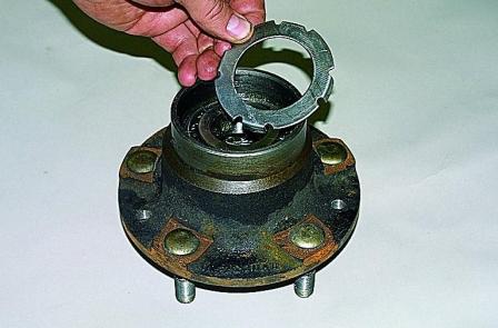 Замена подшипников и манжеты ступицы автомобиля Соболь