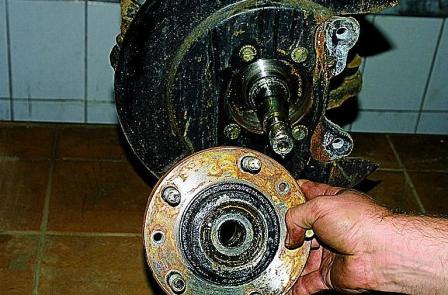 Замена подшипников и манжеты ступицы автомобиля Соболь