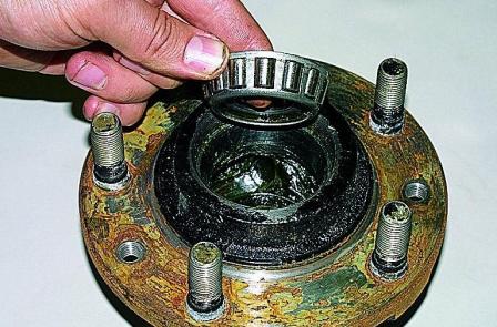 Замена подшипников и манжеты ступицы автомобиля Соболь