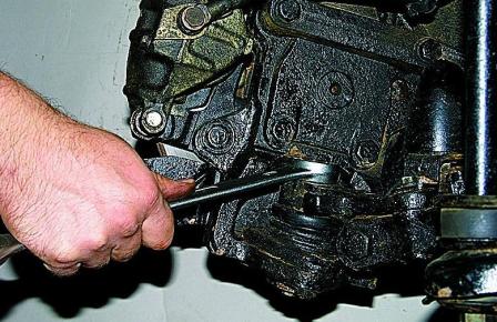 Замена шаровых опор передней подвески автомобиля Соболь