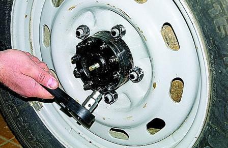 Снятие полуоси автомобиля Соболь