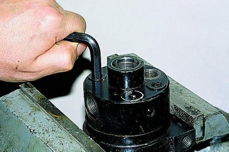 Ремонт насоса гидроусилителя автомобиля Соболь