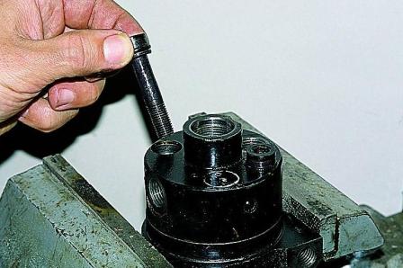 Ремонт насоса гидроусилителя автомобиля Соболь