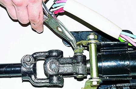 Снятие и разборка рулевой колонки автомобиля Соболь 