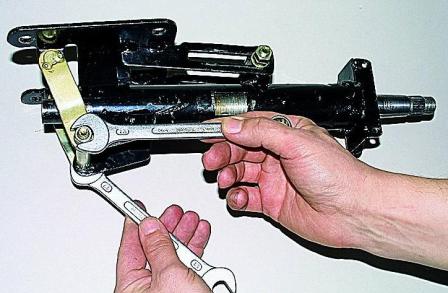 Снятие и разборка рулевой колонки автомобиля Соболь 