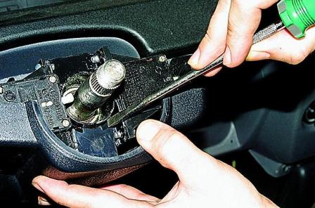 Снятие и разборка рулевой колонки автомобиля Соболь 