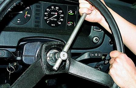 Снятие и разборка рулевой колонки автомобиля Соболь 