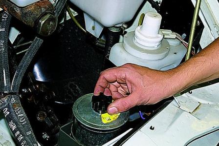 Доливка, замена масла и фильтра гидроусилителя руля автомобиля Соболь