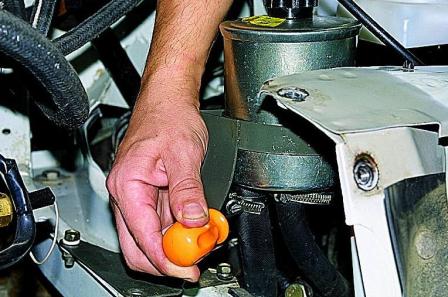 Доливка, замена масла и фильтра гидроусилителя руля автомобиля Соболь