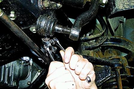 Замена рулевых тяг и их шарниров автомобиля Соболь