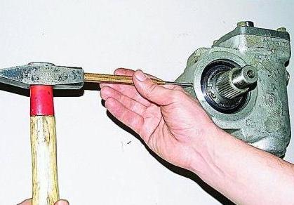 Снятие и регулировка рулевого механизма автомобиля Соболь