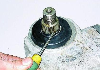 Снятие и регулировка рулевого механизма автомобиля Соболь