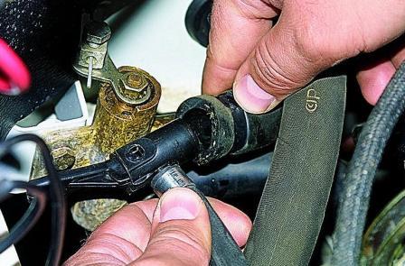 Как заменить охлаждающую жидкость автомобиля Соболь